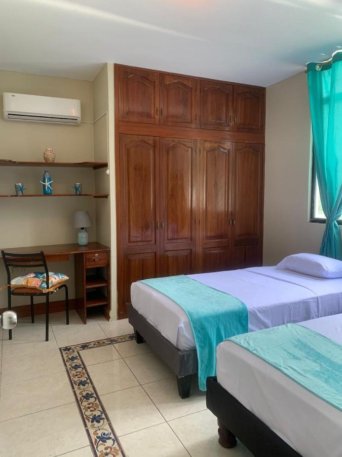 Reef Hostel Manta Bagian luar foto