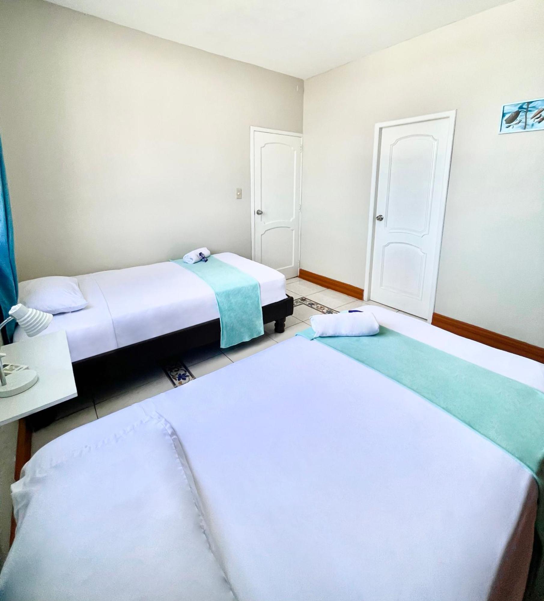 Reef Hostel Manta Bagian luar foto